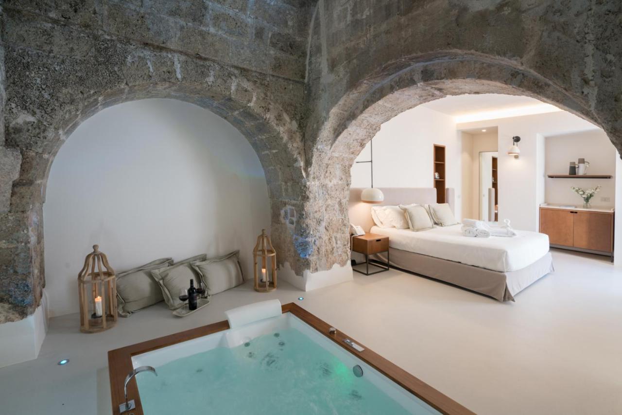 Suite Spa Bath,744442126:JPEG
